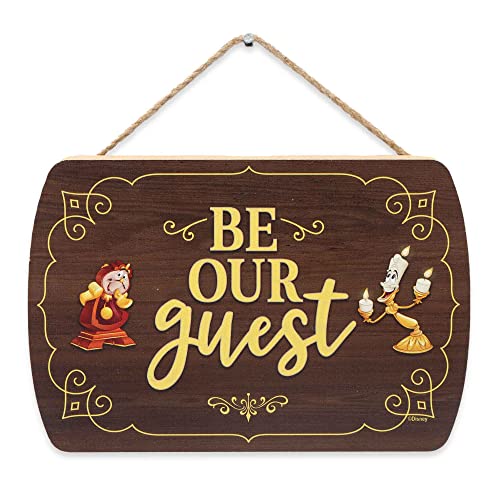 Disney Die Schöne und das Biest Be Our Guest Hängende Holz-Wanddekoration – Fun Be Our Guest Schild für Eingangsbereich oder Gästezimmer Disney Die Schöne und das Biest Be Our Guest Hängende Holz-Wanddekoration – Fun Be Our Guest Schild für Eingangsbereich oder Gästezimmer von Open Road Brands
