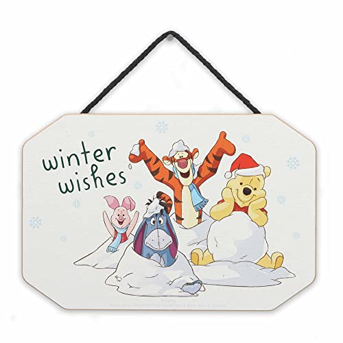 Disney Winnie Puuh Winterwünsche zum Aufhängen, Holz-Wanddekoration, bezauberndes Winnie Puuh Schild mit Tigger, I-Aah und Ferkel von Open Road Brands