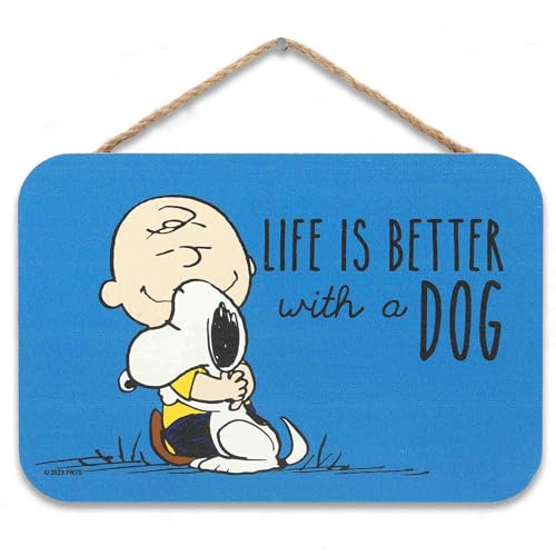 Peanuts Charlie Brown and Snoopy Life Is Better With A Dog Hängende Holz-Wanddekoration – Niedliches Snoopy-Schild für Zuhause von Open Road Brands