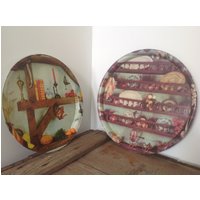 2 Runde Blechtabletts Aus Den 60Er/70Er Jahren 2 Runde Blechtabletts Aus Den 60Er/70Er Jahren von OpossumFactory