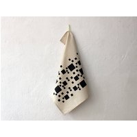 Geometrisch Geschirrtuch - Abstrakt Berlin Haus Der Statistik von OppositeofBerlin