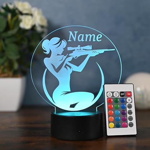 Optechvisual Personalisierbare Jägerin LED Lampe – Geschenk für Schützinnen & Jägerinnen – Ideal für Jagdverein & Schützenverein – Nachtlicht mit Namensgravur von Optechvisual