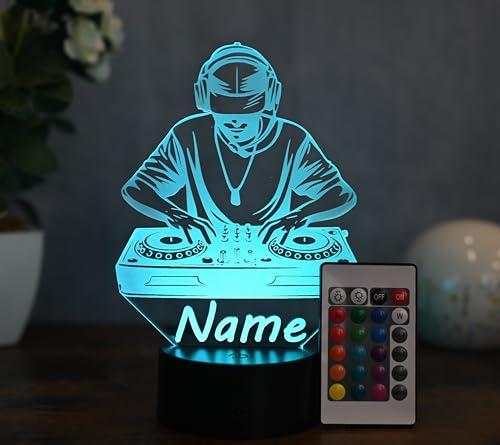 Optechvisual Personalisierte DJ Lampe – LED Nachtlicht mit Name – Geschenk für DJs, Musikliebhaber & Clubfans – Musik Deko Licht mit Gravur – DJ Geschenkidee von Optechvisual