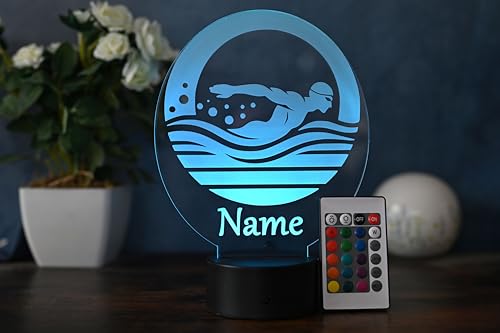 Optechvisual Personalisierte LED Schwimmer Lampe – Dimmbar & batteriebetrieben – Geschenk für Schwimmer – LED Nachtlicht & Deko fürs Zuhause Optechvisual Personalisierte LED Schwimmer Lampe – Dimmbar & batteriebetrieben – Geschenk für Schwimmer – LED Nachtlicht & Deko fürs Zuhause von Optechvisual