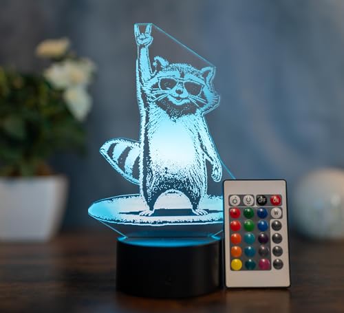 Optechvisual Rockender Waschbär LED Lampe – 3D Tischlampe mit Farbwechsel & Fernbedienung – Lustige Tierlampe für Rock Fans, Kinder & Erwachsene – Geschenkidee – Acrylglas Made in Germany Optechvisual Rockender Waschbär LED Lampe – 3D Tischlampe mit Farbwechsel & Fernbedienung – Lustige Tierlampe für Rock Fans, Kinder & Erwachsene – Geschenkidee – Acrylglas Made in Germany von Optechvisual