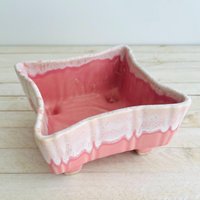 Vintage Blumentopf/Mid Century Upco Keramik Mini-Blumentopf Rosa-Weißes Tablett von OrangeBlossomVntg