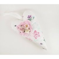Tilda-stil-Baumwolldekor Mit Seidigem Papierblumen-Handgefertigtem Valentinsherz von OrchidEclipse