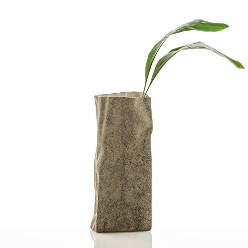 Oresteluchetta Vase, Keramik, Sand, 15 x 17 x 33 cm von Oresteluchetta