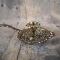 Floraler Kerzenhalter Kammerleuchter Vintage Messing von Organiccloth