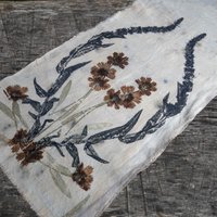 Hand Gefärbtes Altartuch - Wicca Blumen Tarot Tuch Leinen Teeläufer Chabu Handgefärbte Teematte von Organiccloth