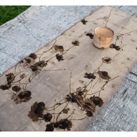Pflanzengefärbter Leinen Läufer Chabu Für Die Gongfu-Teezeremonie von Organiccloth