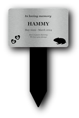 OriginDesigned Hamster Gedenktafel mit Wunschtext - UV-Druck, schwarzer Acrylpfahl, ideal für den Außenbereich OriginDesigned Hamster Gedenktafel mit Wunschtext - UV-Druck, schwarzer Acrylpfahl, ideal für den Außenbereich von OriginDesigned