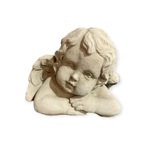 Kleine Engel-Steinfigur als sentimentale Dekoration. Gewicht: 2,2 kg; Maße: 14 cm Höhe, 16 cm Breite, 11 cm Tiefe. Frostsicherer Steinguss aus eigener Produktion in Deutschland. Kleine Engel-Steinfigur als sentimentale Dekoration. Gewicht: 2,2 kg; Maße: 14 cm Höhe, 16 cm Breite, 11 cm Tiefe. Frostsicherer Steinguss aus eigener Produktion in Deutschland. von OriginalPaul Skulp & Betondesign