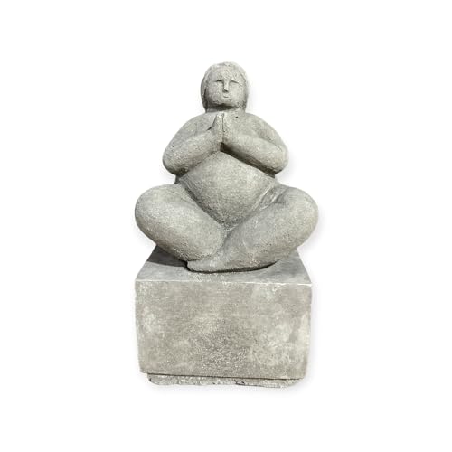 OriginalPaul Skulp & Betondesign Yoga Dame auf Sockel von OriginalPaul Skulp & Betondesign