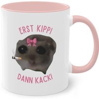 Hamsti Tasse Erst Kippi, Dann Kacki, Sad Hamster Meme Tik Tok Viral Coffee Cup Gift, Geschenk Kaffeebecher Raucher Büro Kippe, Just A Girl von OriginalVibesCo