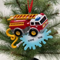 Red Fire Truck Ornament Feuerwehrmann Personalisierte Weihnachtsverzierung Perfektes Geschenk Für Kinder Benutzerdefinierte Weihnachten Familie von OrnamentHeaven