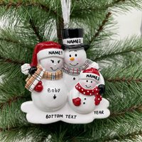 Wir Erwarten Familie Ornament Personalisierte Schwangere Schneemann Mit 2 3 4 5 Neuen Baby Handgeschriebenen Verzierung Weihnachtsverzierungen von OrnamentHeaven