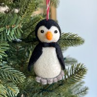 Pinguin in Fliege Weihnachtsschmuck - Fair Trade Weihnachtsdeko Aus Nepal von Ornaments4Orphans