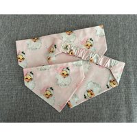 Rosa Vintage Santa Scrunchie Hundehalstuch, Weihnachtsferien Haustierzubehör von OsAndNoxShop