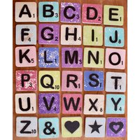 Scrabble Holz Untersetzer Shabby Chic Farben Alphabet Initialen Name Kaffee Tee Handmade Geschenk von OscarsCave