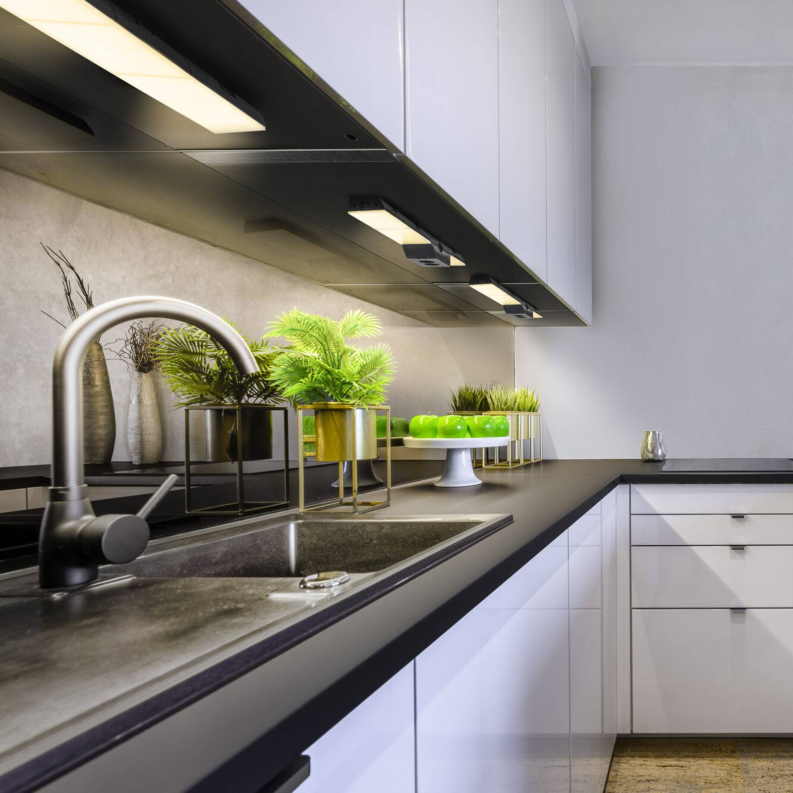 OSRAM LED-Unterbaulampe Socket schwarz 3.000K DIM Steckdosen von Osram