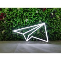 Mini Papier Flugzeug Neon Schild Benutzerdefinierte Led Light Cut Wand Dekor Name Licht Zeichen von Ossyneon