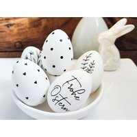 Osterei Mit Punkten, Ostergeschenk Dekoration Schwarz - Weiß Osterei Mit Punkten, Ostergeschenk Dekoration Schwarz - Weiß von OstisZauberwelt