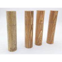 Schlank Und Schlicht Salz-/Pfeffermühle Handgedrechselt Schlank Und Schlicht Salz-/Pfeffermühle Handgedrechselt von OstroseHolzUnikate