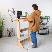Stehpult Computertisch Laptophalter Holz Schreibtisch Verstellbarer Monitor Ständer Pc Computerständer Boden Sitzen Stehen Arbeiten Von Zu Hause Aus von OtamanDesk