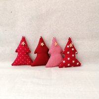 4 Weihnachtsbäume Aus Stoff in Dunkelrot Weiß Für Die Weihnachtsdeko // Handgemachte Mitbringsel Advent 4 Weihnachtsbäume Aus Stoff in Dunkelrot Weiß Für Die Weihnachtsdeko // Handgemachte Mitbringsel Advent von OttosNadelkram
