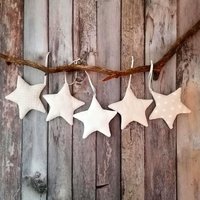 5 Sterne Aus Stoff in Beige Und Weiß Zum Hängen - Handgemachte Kinderzimmer Deko Fensterdeko Hängend Wanddeko 5 Sterne Aus Stoff in Beige Und Weiß Zum Hängen - Handgemachte Kinderzimmer Deko Fensterdeko Hängend Wanddeko von OttosNadelkram