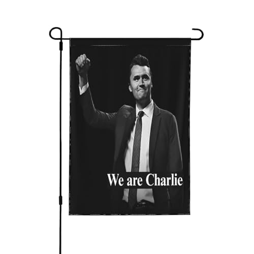 Wir sind Charlie Kirk Flagge Tribute Hero Charlie Kirk 12 x 18 Gartenbanner doppelseitig für Hof Terrasse Rasen Dekor keine Flaglope Wir sind Charlie Kirk Flagge Tribute Hero Charlie Kirk 12 x 18 Gartenbanner doppelseitig für Hof Terrasse Rasen Dekor keine Flaglope von Oudrspo