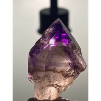 Gesättigte Phantome Amethyst Szepter Kopf Mit Smokey Bändern Von Brandberg Namibia von OurEarthGems