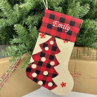 Personalisierte Familie Weihnachtsstrümpfe Muster, Sackleinen Buffalo Plaid Mit Baum, Gestickt | Benutzerdefinierte Strümpfe Für Weihnachten Large von OurMerryCabin