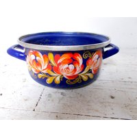 Uralter Emaille Kochtopf Mit Blumendekor Vintage Uralter Emaille Kochtopf Mit Blumendekor Vintage von OutOfData