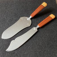 2 Art Deco Kuchen Fisch - Oder Tortenheber Mid Century Deutsches Besteck, Photo Prop von OutOfMyBarn