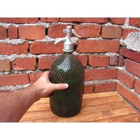 Antike Soda Siphon Grüne Glas Seltzer Flasche Mit Rost Netzbezug Alte Funkeln Sammler Flasche von OutlivedMemories