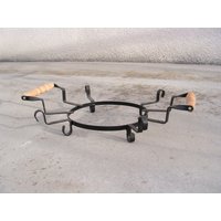Jahrgang Metall Untersetzer Holz Griffe Metall-Tablett Für Kochplatten Metallständer Eisen Holzständer Metall-Topf Halter von OutlivedMemories