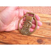 Messing Pferd Geschirr Kopf Ornament Mann Medaillon Plaque Reiter Zaum Dekoration Sammlerstück Pferdekopf von OutlivedMemories