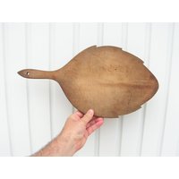 Schneidebrett Blatt 1930Er Jahre Vintage Beunruhigt Antike Natürliche Patina Holz Board Mit Griff Dekorative Kraut Schneidebrett Blatt 1930Er Jahre Vintage Beunruhigt Antike Natürliche Patina Holz Board Mit Griff Dekorative Kraut von OutlivedMemories