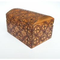 Vintage Holzkästchen Handgemachte Schmuckschatulle Bleistiftbox Memory Box Pyrographed Holzbox Sammelbox Home Deko Büro Geschenkidee Vintage Holzkästchen Handgemachte Schmuckschatulle Bleistiftbox Memory Box Pyrographed Holzbox Sammelbox Home Deko Büro Geschenkidee von OutlivedMemories