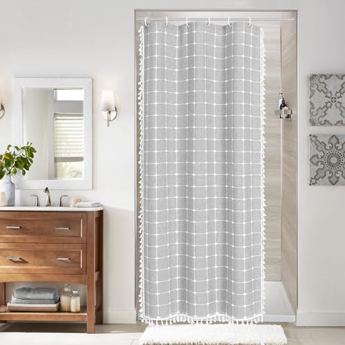 OwkHome Boho Farmhouse Duschvorhang-Set Aus Baumwollleinen for Neutrale Badezimmerdekoration Im Landhausstil, Hellbraun, Taupe, 183 X 183 cm(Light Grey,72" W x 84" L (Pack of 1)) von OwkHome