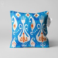 Kissenhülle Aus Blau & Orange Traditionellem Ikat Muster | Doppelseitiger Druck Kissenbezug Auf Dem Chenille Mit Verschiedenen Größen von OyzShop