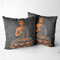 Meditierende Buddha Statue Kissenhülle | Doppelseitiger Druck Mit Verschiedenen Größenoptionen Dekokissen Schwarz & Orange von OyzShop