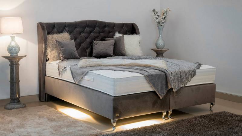 PAARA Boxspringbett Venedig mit Chesterfield Look Kopfteil Barock H2 H3, mit einzigartigem Belüftungssystem von PAARA
