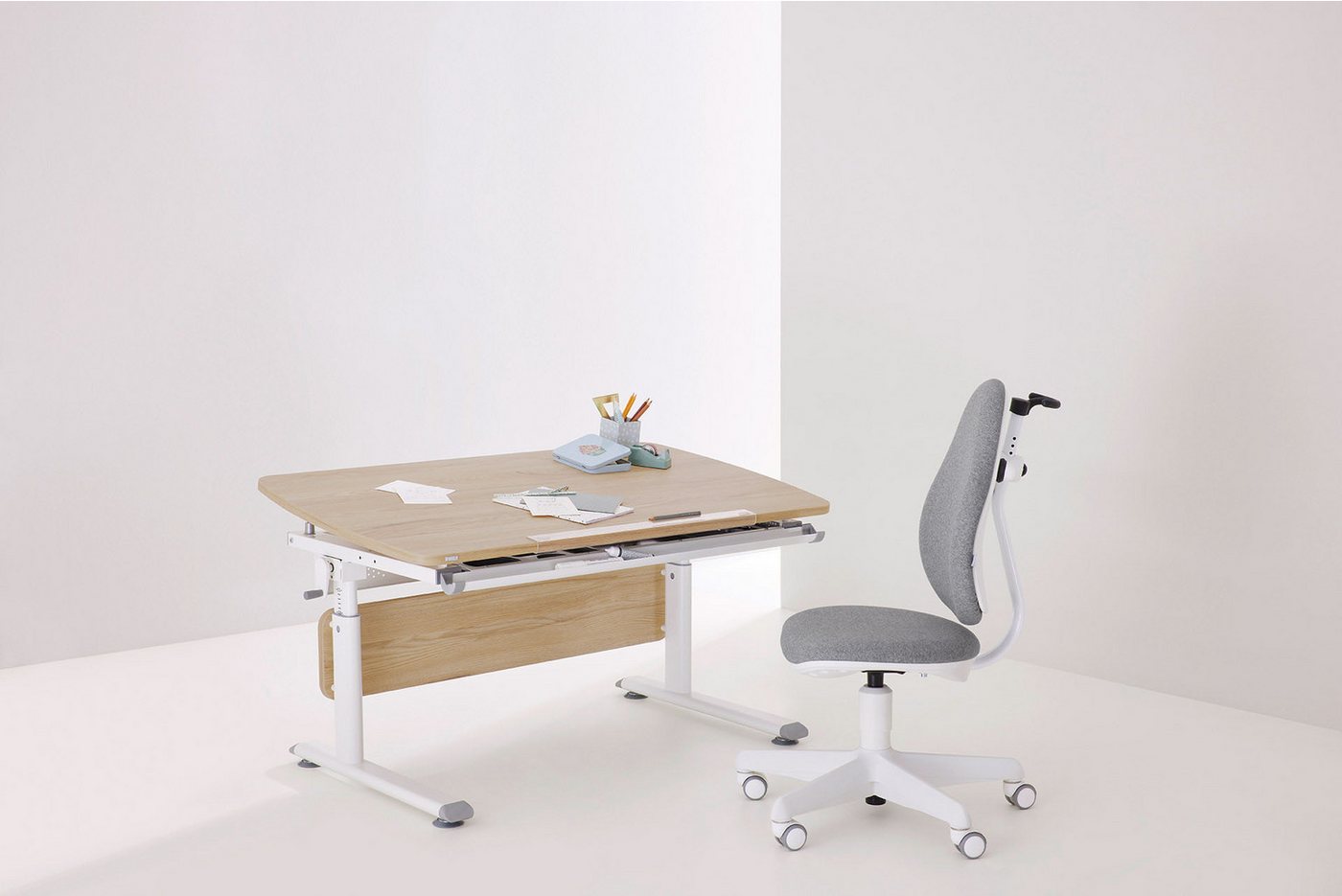 PAIDI Kinderschreibtisch DIEGO CURVED, Schülerschreibtisch, mitwachsend, ergonomisch, stufenlos höhenverstellbar, Tischplatte neigbar PAIDI Kinderschreibtisch DIEGO CURVED, Schülerschreibtisch, mitwachsend, ergonomisch, stufenlos höhenverstellbar, Tischplatte neigbar von PAIDI