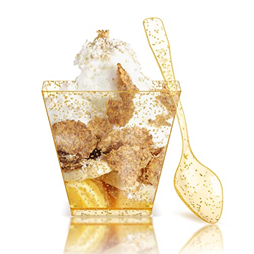 PALUDO 100 Stück Mini Desserttassen mit Löffeln, 60ml Goldglitter Dessertgläser Plastik Dessertbecher Klare, Wiederverwendbar Trapezoid Dessertschalen Set für Hochzeiten Geburtstage Partys von PALUDO