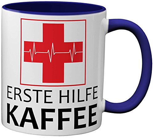 PAPAYANA - 1075 - ERSTE-Hilfe-Kaffee - Beidseitig Bedruckte Tasse 325ml 11oz - Große Farbauswahl - Dunkelblau von PAPAYANA