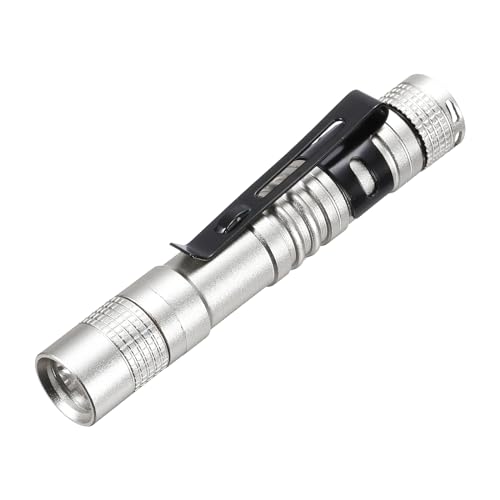 PATIKIL Mini Taschenlampe mit Clip Super Leicht Klein LED Stift Taschenlampen Aluminium Weiß Licht Taschenlampe Batterie Betrieben für Camping Wandern Silber von PATIKIL