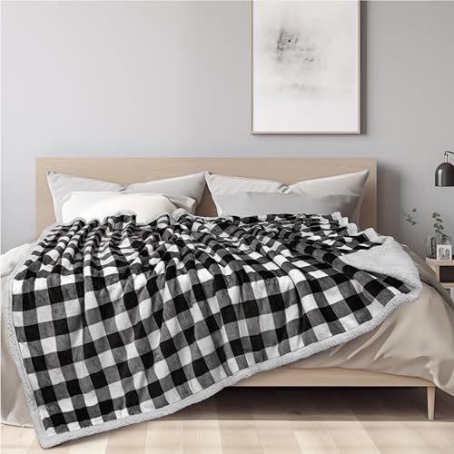 PAVILIA Schwarz-weißes Buffalo Plaid Sherpa Fleece Überwurf Decke für Couch Twin, weiche Flanelldecke für Sofa, Bett, karierte dekorative Decke und Überwurf, warme, gemütliche Bauernhausdecke, von PAVILIA